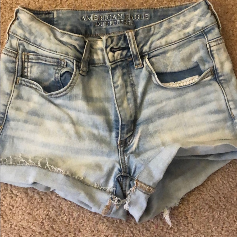 American Eagle light wash shorts! Super stretch
